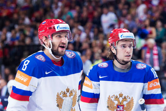 Rysslands Alexander Ovechkin och Sergei Plotnikov