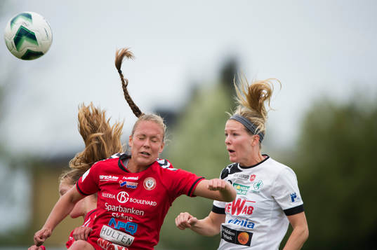 Kristianstads Therese Ivarsson och Mallbackens Tessa