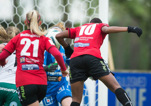 Kristianstads Ida Rebecca Guehai nickar in segermålet 2-1