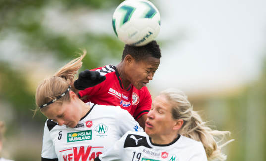 Kristianstads Ida Rebecca Guehai når högst i matchen i