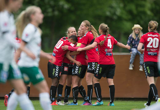 Kristianstads Margret Lara Vidarsdottir har gjort 1-0 och