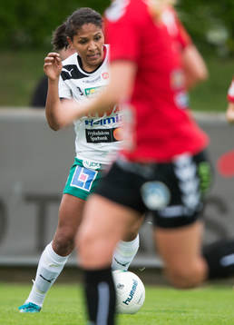 Mallbackens Madelen Janogy i matchen i damallsvenskan