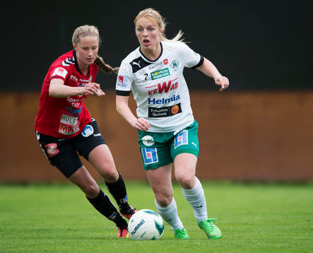 Mallbackens Mimmi Larsson i matchen i damallsvenskan mellan