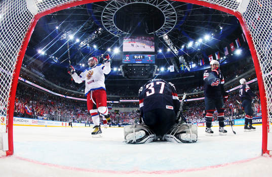 Rysslands Alexander Ovechkin jublar