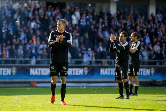 Örebros Robert Åhman Persson deppar och tackar tillresta