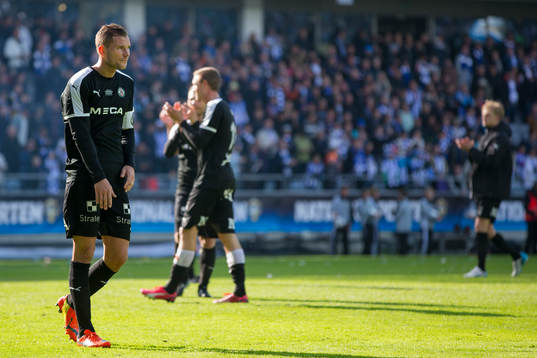 Örebros Robert Åhman Persson deppar