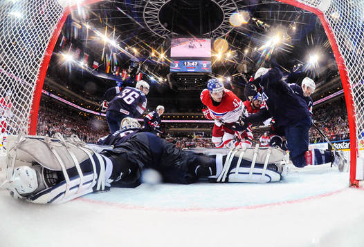 s målvakt Connor Hellebuyck