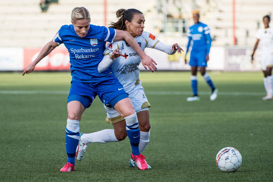 Eskilstunas Annica Svensson i närkam med Rosengårds Marta