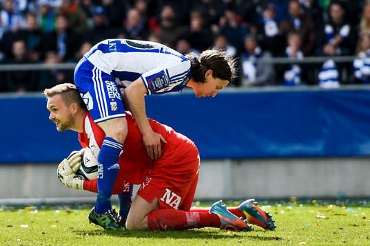 Örebros målvakt Oscar Jansson och IFK Göteborgs Lasse