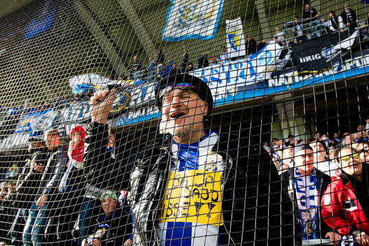 En glad IFK Göteborgsupporter