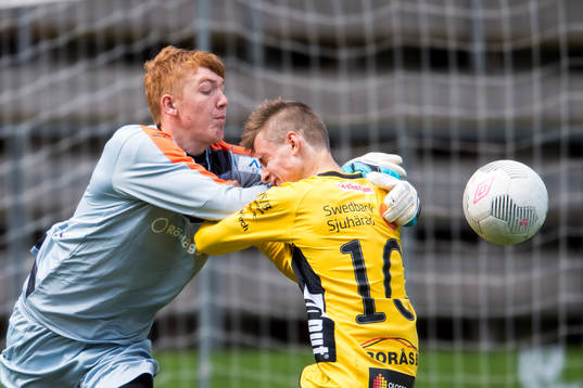 Malmö FFs målvakt Tobias Kristensson och Elfsborgs Filip