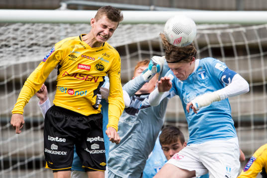 Kamp mellan Filip Varenhed och Hugo Andersson i Malmö FFs