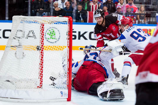 Kanadas Tyler Seguin skjuter in 4-0 bakom Rysslands