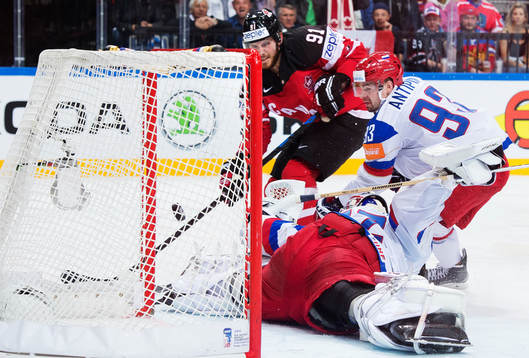 Kanadas Tyler Seguin skjuter in 4-0 bakom Rysslands