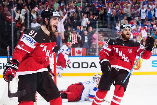 Kanadas Tyler Seguin och Ryan O’Reilly jublar