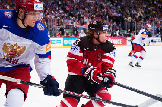Rysslands Andrei Mironov och Kanadas Tyler Ennis