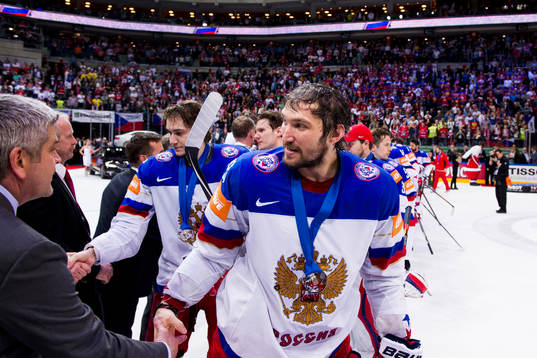Kanadas förbundskapten Todd McLellan och Rysslands