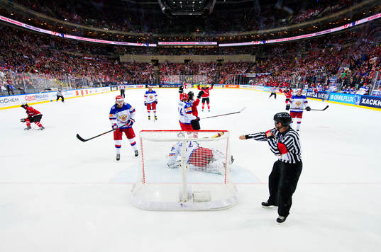 Kanadas Cody Eakin jublar
