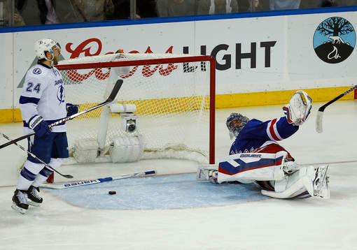 Tampa Bay Lightning Ryan Callaghan (L) celebrates a goal by
