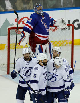 Tampa Bay Lightning Alex Killorn (17) celebrates with