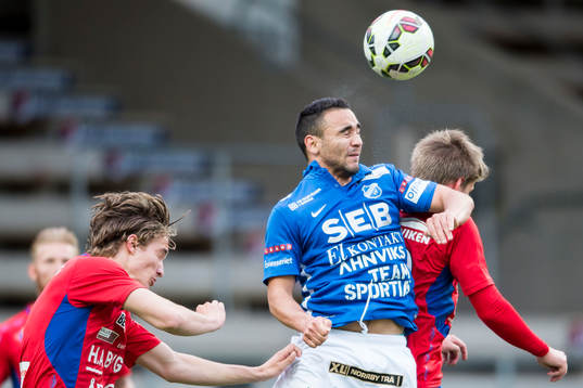 Norrbys Richard Yarsuvat i nickduell med Örgrytes Hannes
