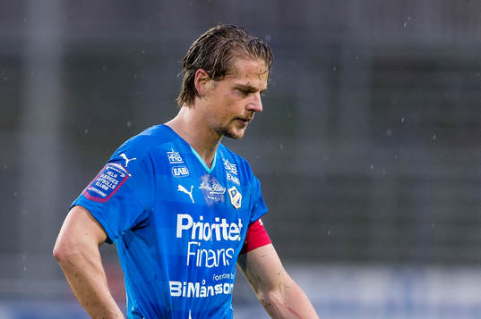 Halmstads Fredrik Liverstam deppar en fotbollsmatch i