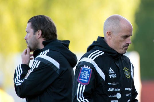 Ängelholms tränare Joakim Persson och assisterande