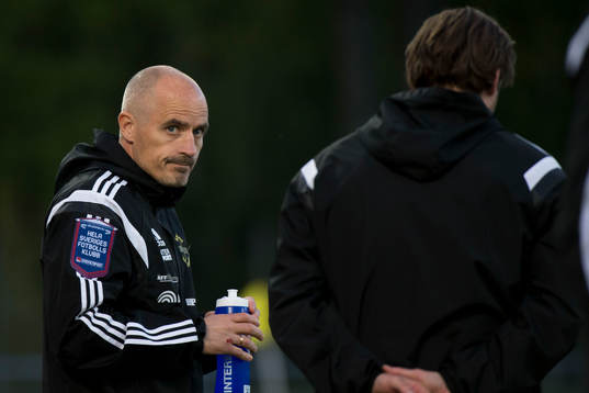 Ängelholms tränare Joakim Persson och assisterande