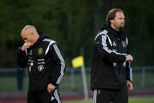 Ängelholms tränare Joakim Persson och assisterande
