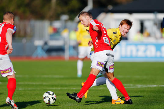 Kalmars Jonathan Ring och Falkenbergs Dan Keat