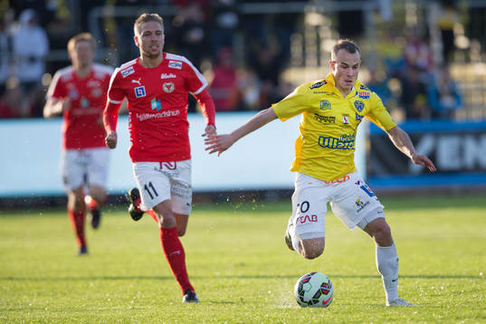 Kalmars Jonathan Ring och Falkenbergs Calle Wede
