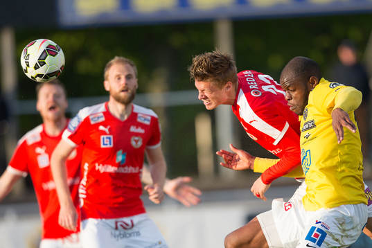 Kalmars Viktor Elm och Falkenbergs Hakeem Araba
