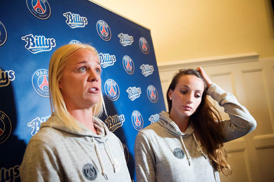 s Caroline Seger och Kosovare Asllani