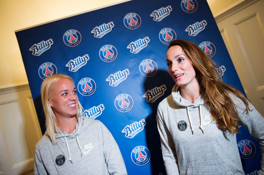 s Caroline Seger och Kosovare Asllani