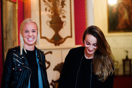 s Caroline Seger och Kosovare Asllani