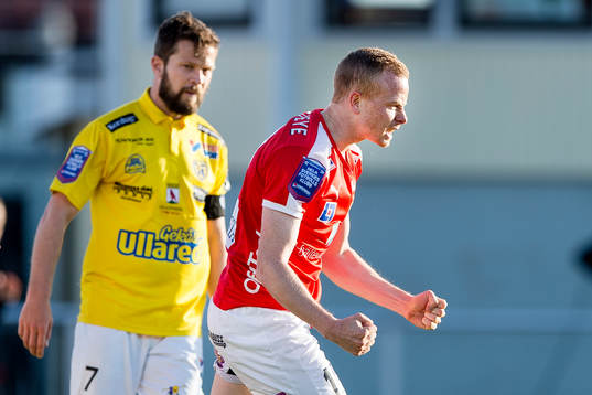 Kalmars Tobias Eriksson jublar