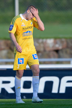 Ljungskiles Steven Old blir utvisad