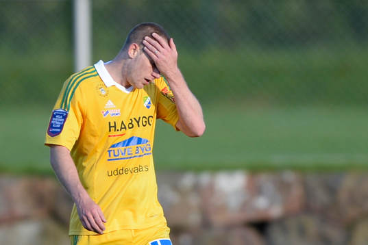 Ljungskiles Steven Old blir utvisad
