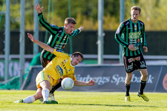 Varbergs Karl Söderström och Ljungskiles Gabriel
