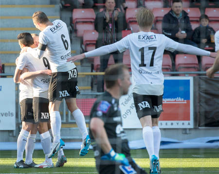 Örebros spelare jublar