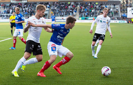 Örebros Daniel Björnqvist  och Åtvidabergs Simon Skrabb