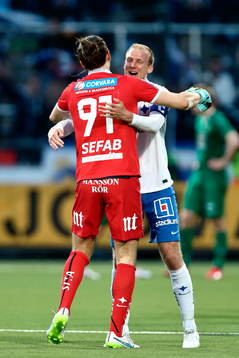 Norrköpings Andreas Johansson och målvakt David Mitov