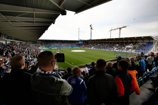 Översiktsbild av Nya Parken innan fotbollsmatchen i