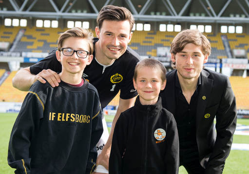 BT soffan familjen med Elfsborgs målvakt Kevin Stuhr -
