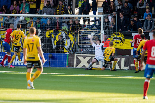 Helsingborgs Emil Krafth gör 0-1