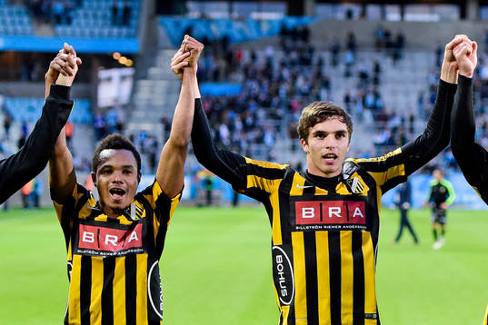 1 Häckens Nasiru Mohammed och Häckens Egzon Binaku jublar