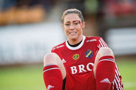 AIKs målvakt Justine Bernier  deppar