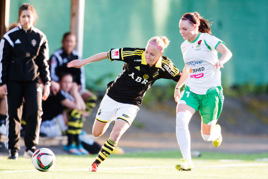 AIKs Sara Storck och Hammarbys Emma Jansson