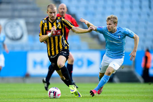 1 Häckens Simon Gustafson och Malmö FFs Oscar Lewicki