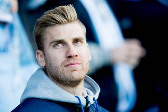 Malmö FFs Rasmus Bengtsson på läktaren